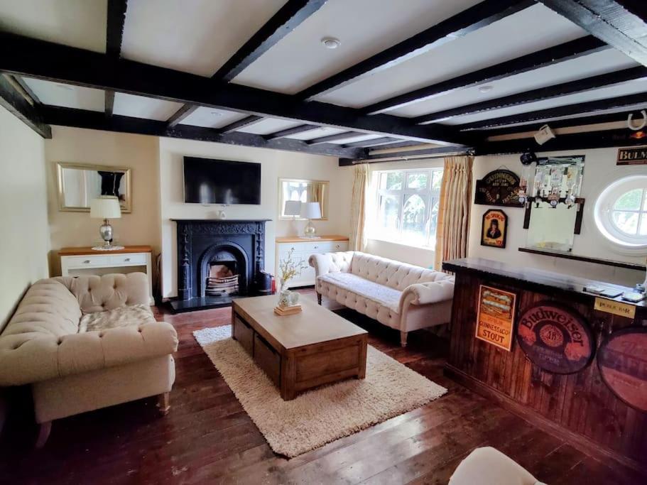 Entire Home At Ballysax House Newpark エクステリア 写真